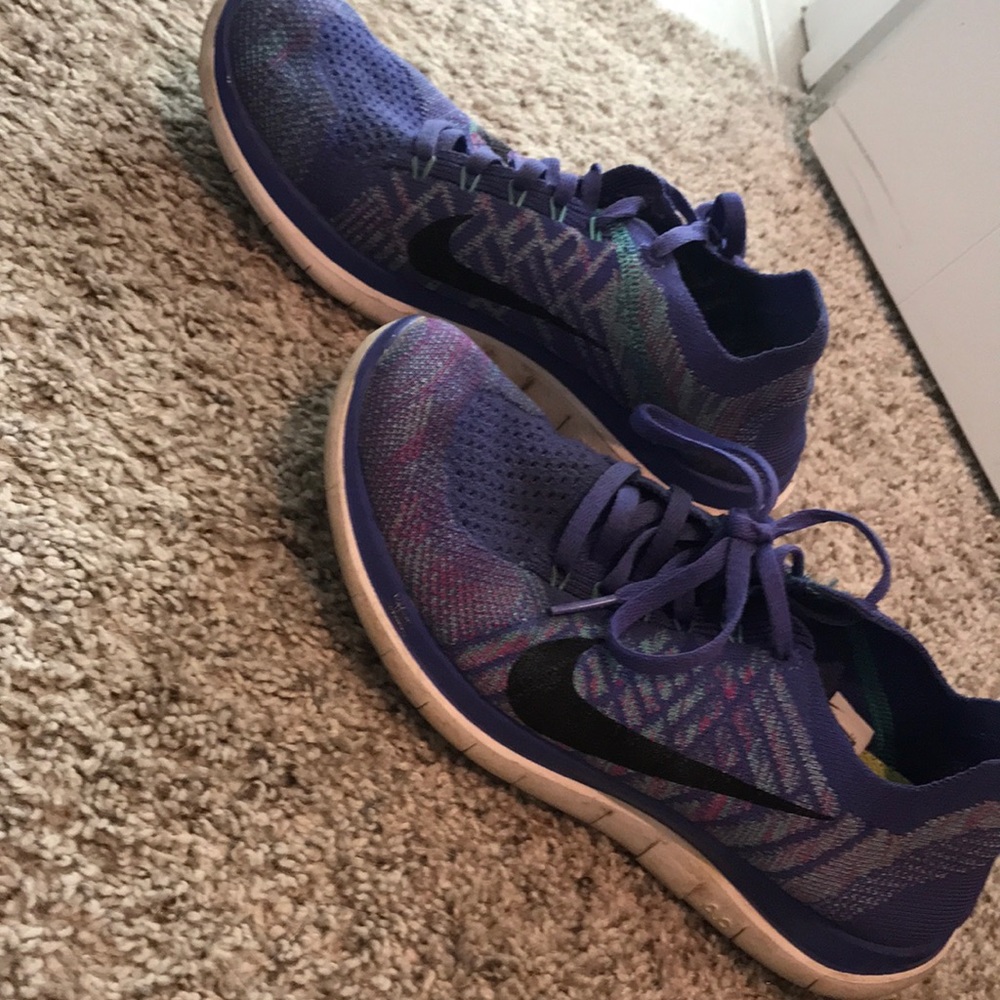 Nike Tennis Shoes